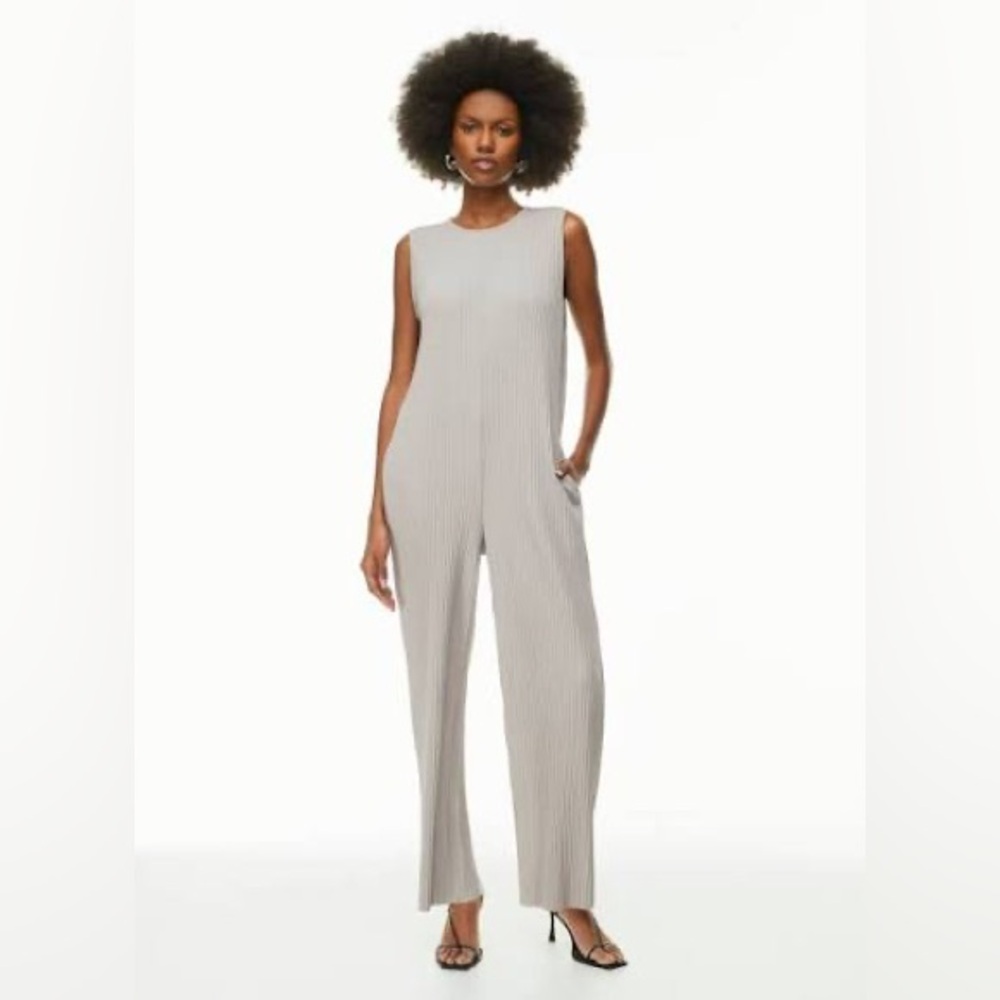 Aritzia Babaton Sleeveless Wide Leg Plisse Conference Jumpsuit